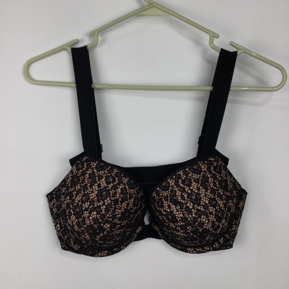 Victoria’s Secret Very Sexy Push Up Black Lace Bra‎